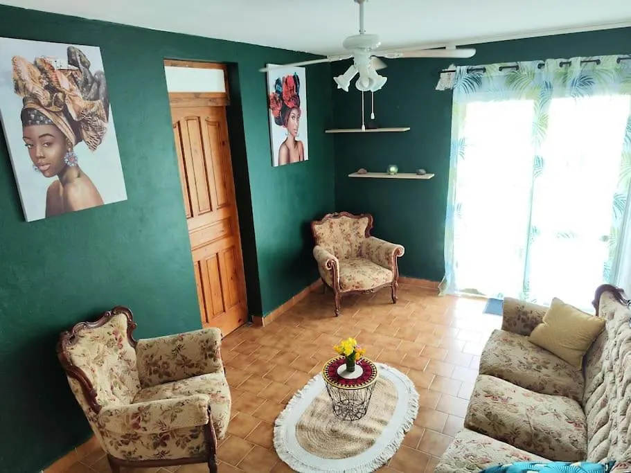 Apartment L'Herbe A Pic. Les Abymes
